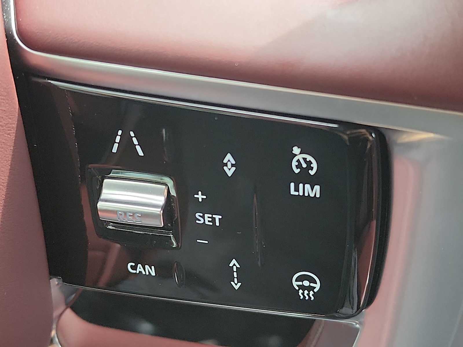 Thumbnail: 2025 Land Rover Range Rover - 30