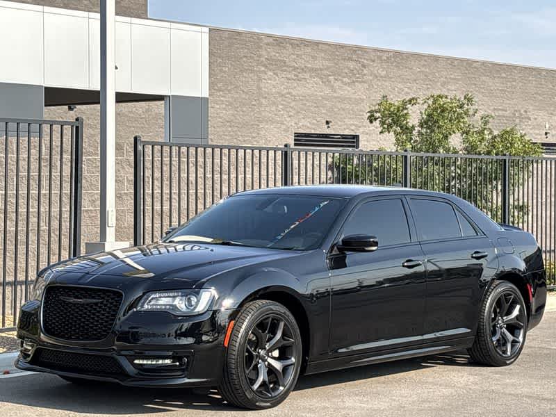 Thumbnail: 2021 Chrysler 300 - 4
