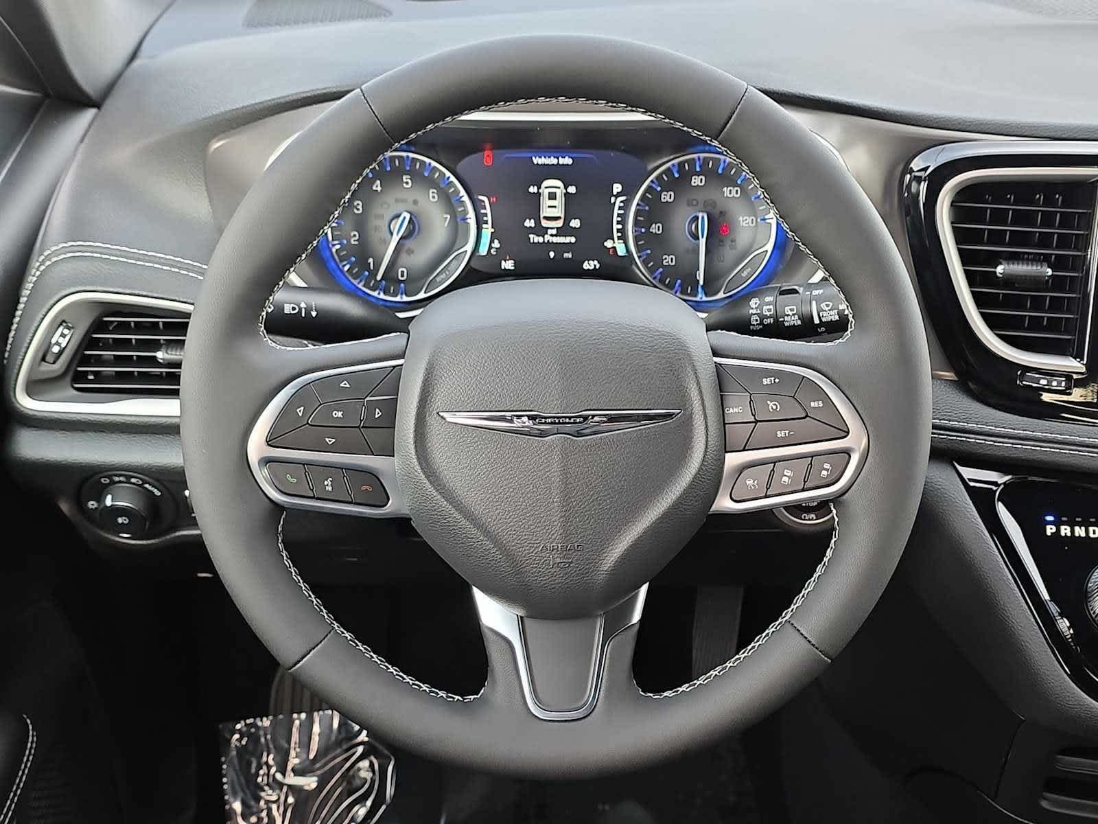 Thumbnail: 2026 Chrysler Pacifica - 39