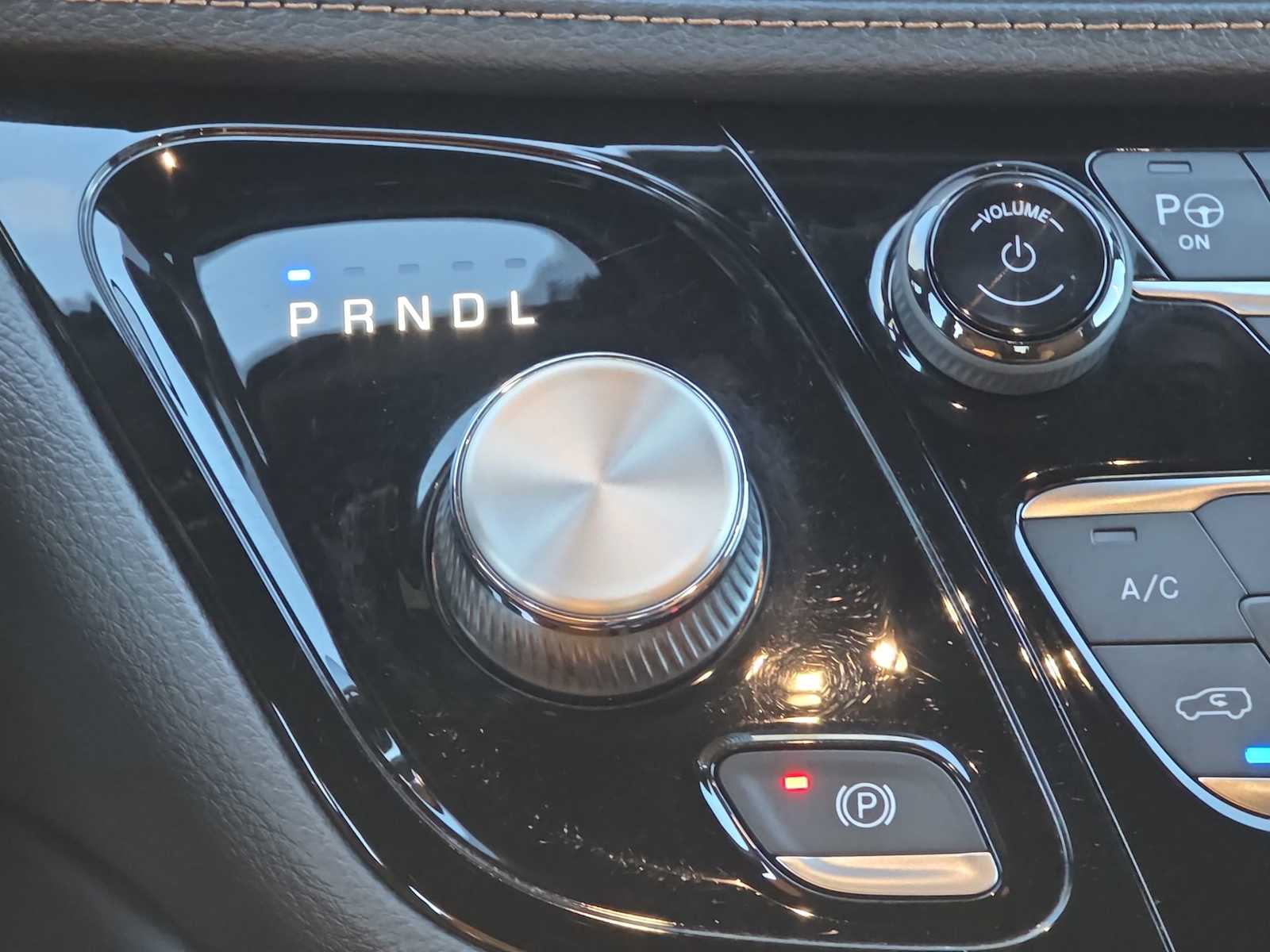 Thumbnail: 2022 Chrysler Pacifica - 21