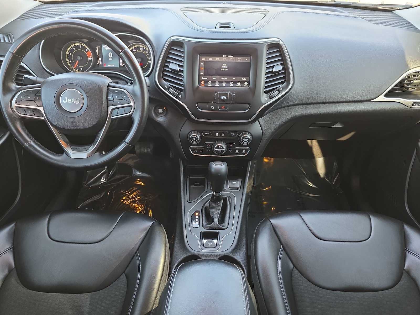 Thumbnail: 2019 Jeep Cherokee - 14