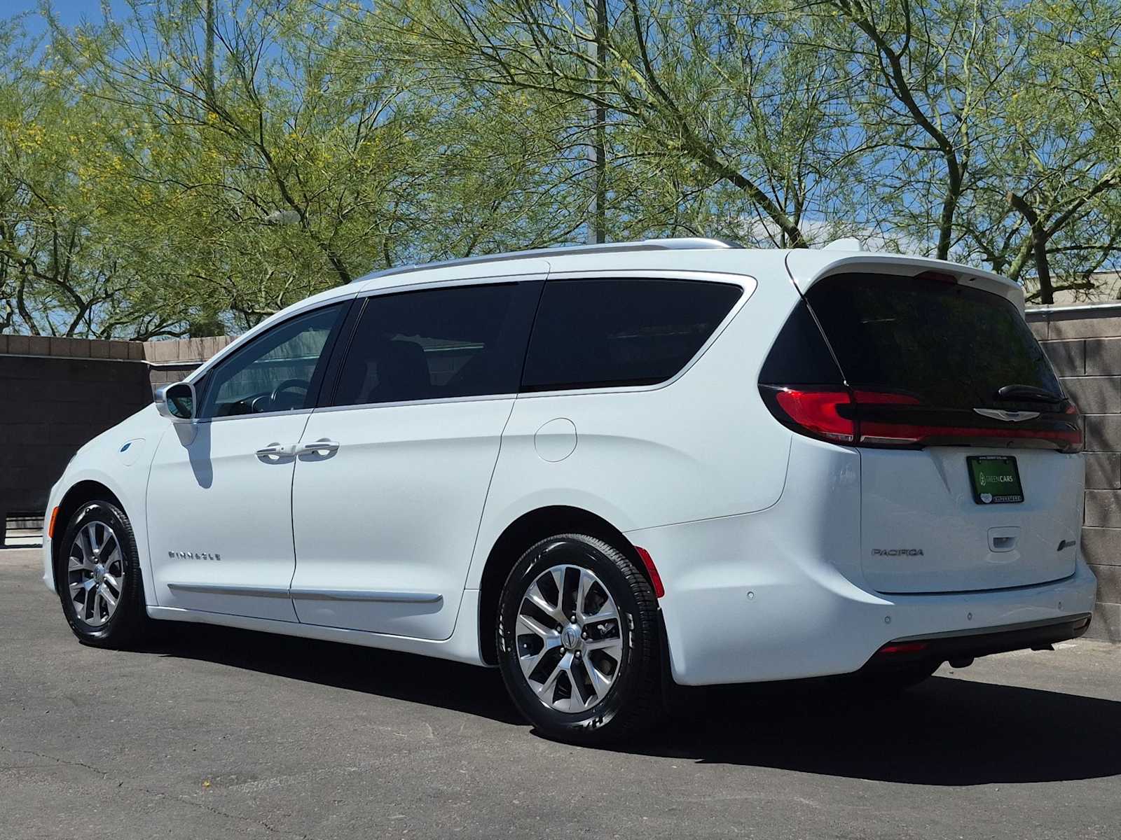 Thumbnail: 2021 Chrysler Pacifica - 7