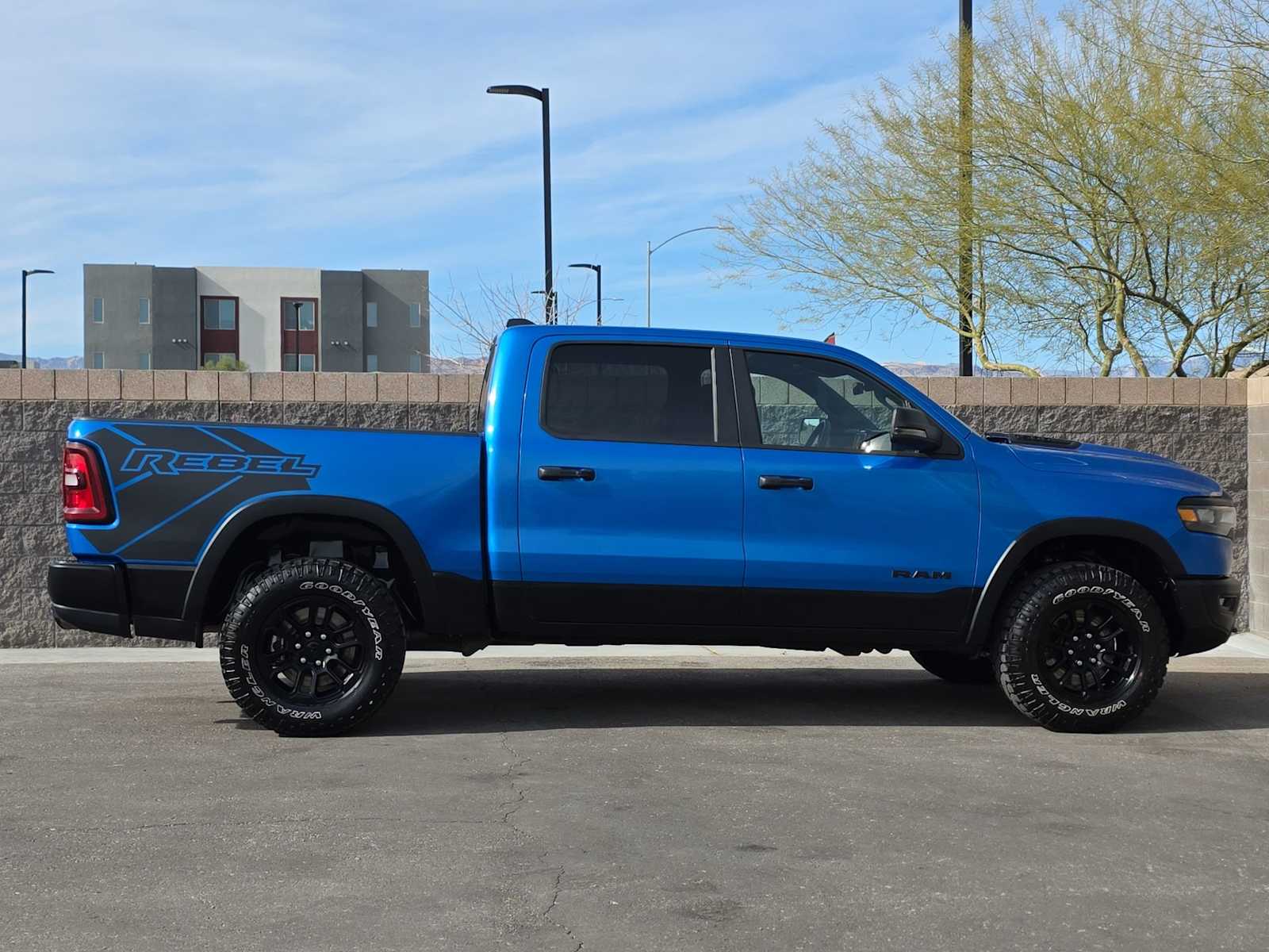Thumbnail: 2025 RAM 1500 - 10