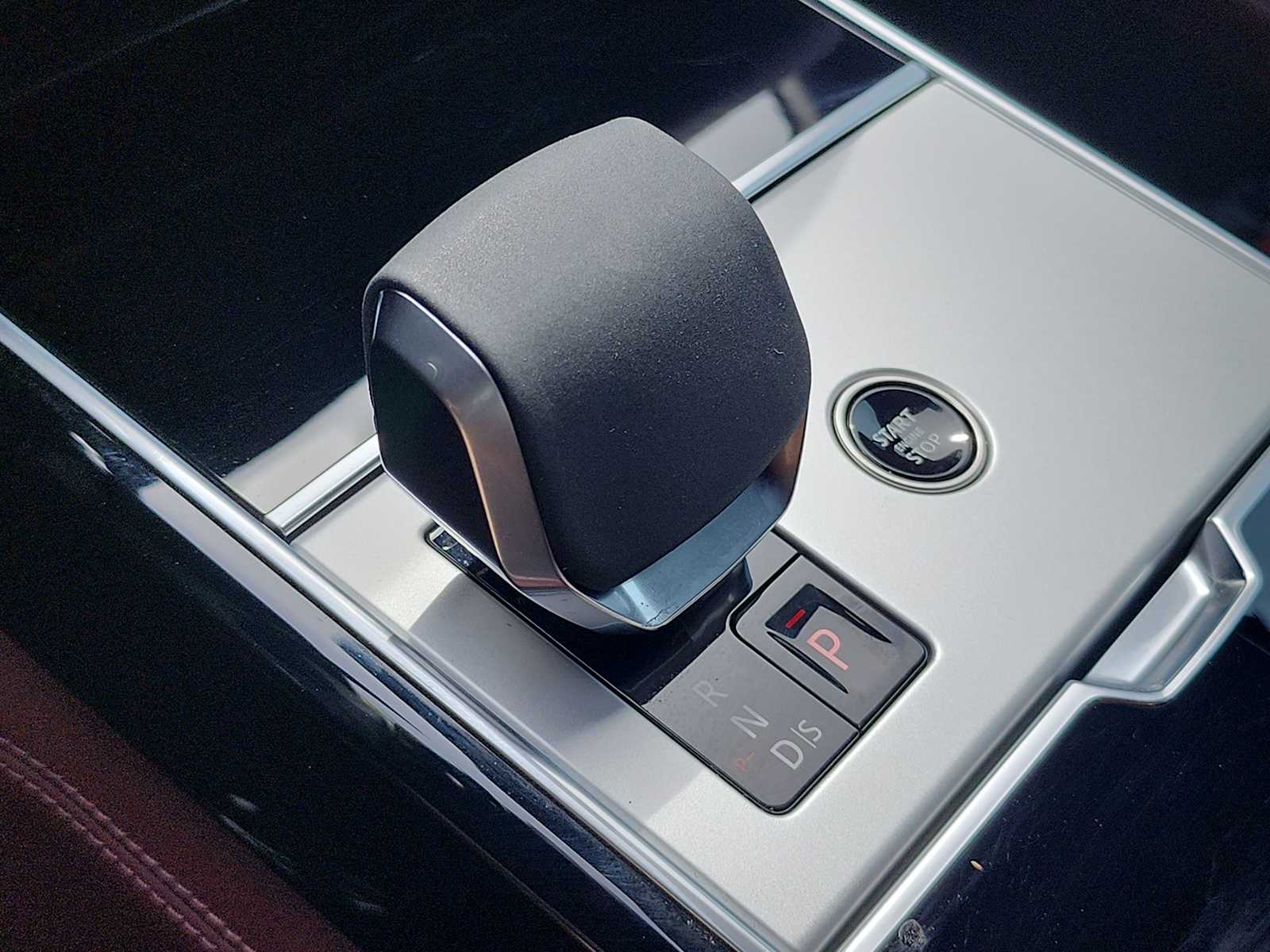 Thumbnail: 2025 Land Rover Range Rover - 21