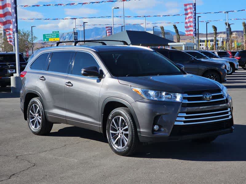 2017 Toyota Highlander XLE 2