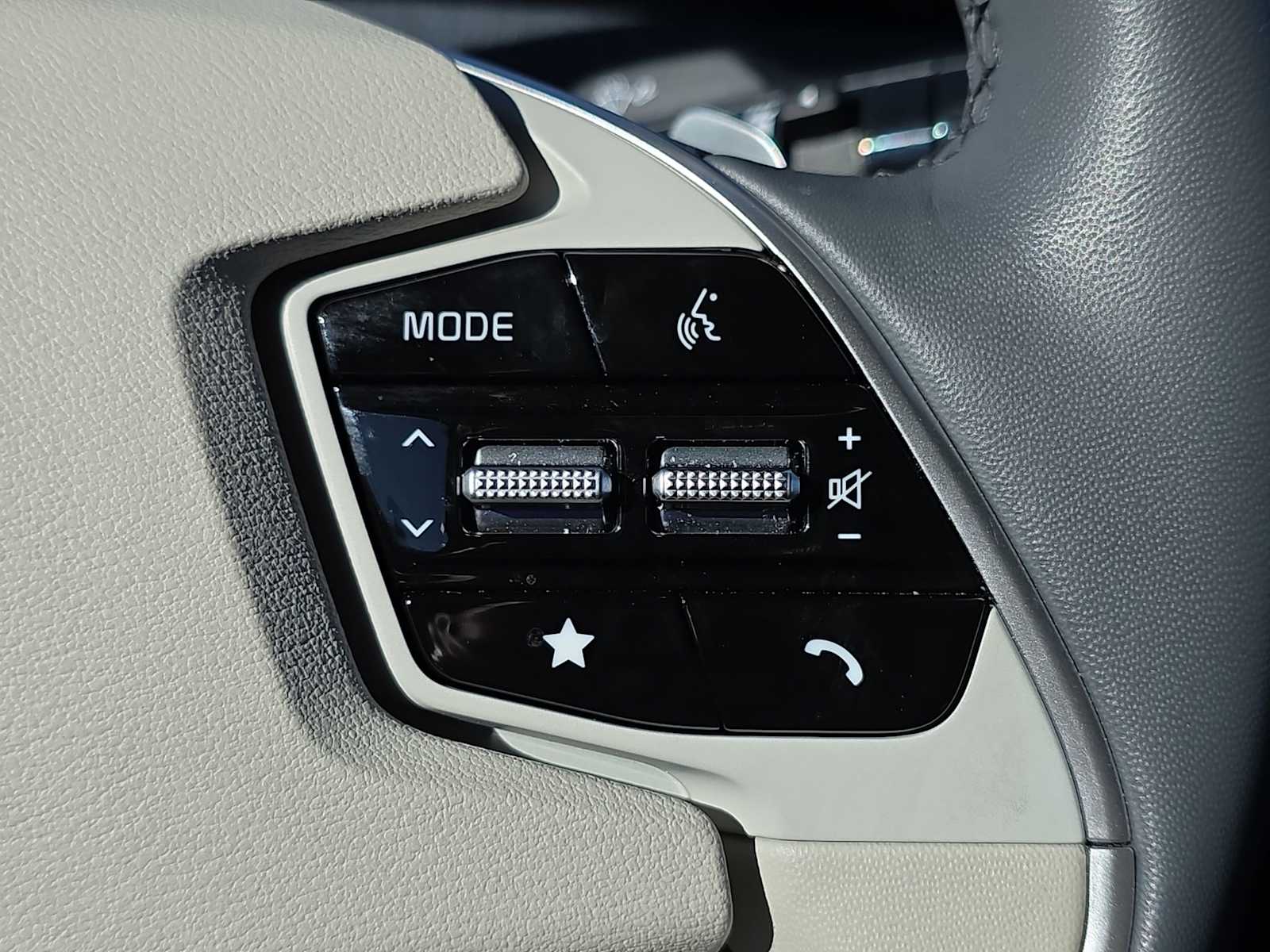 Thumbnail: 2023 Kia EV6 - 30