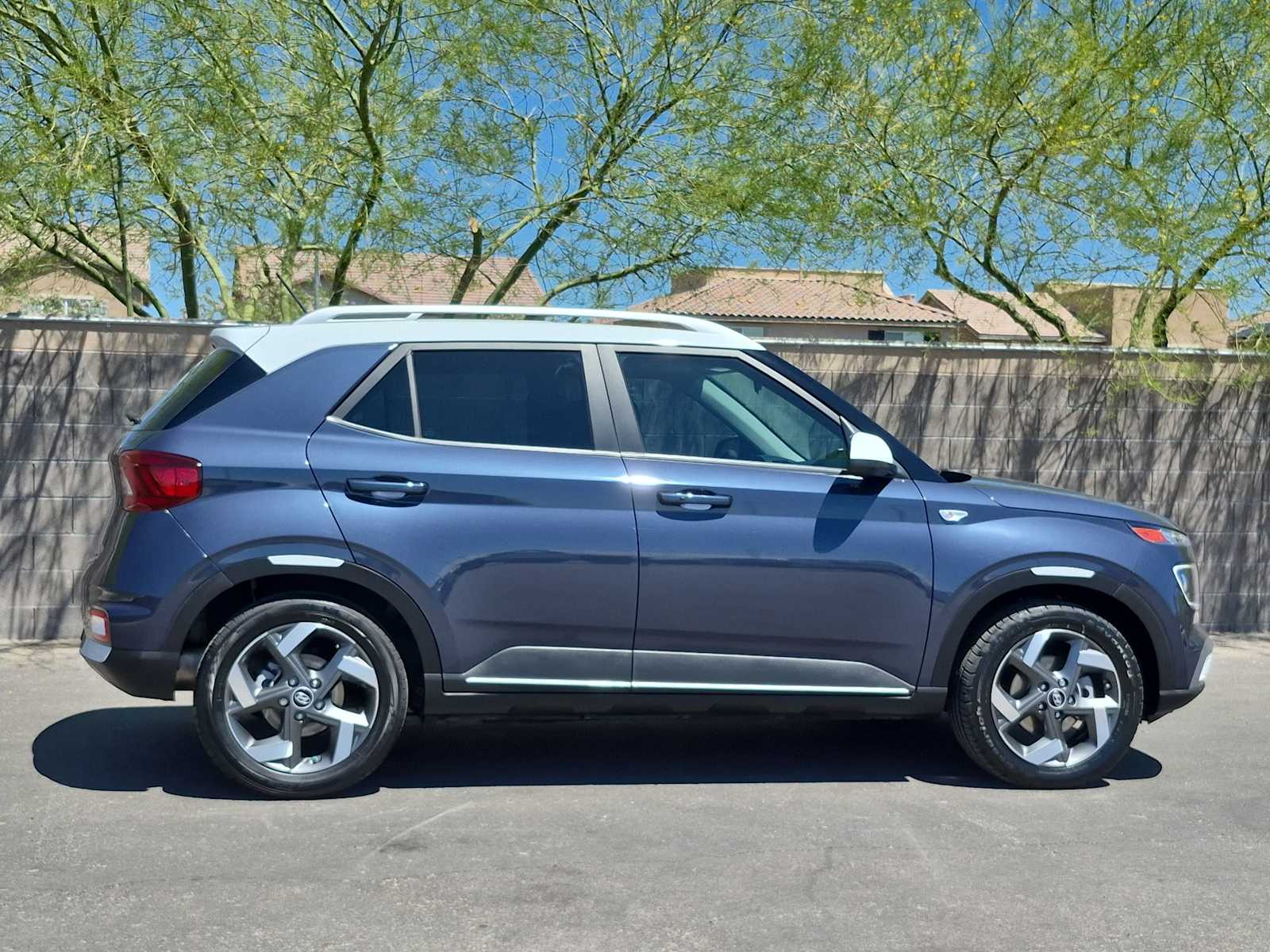 Thumbnail: 2024 Hyundai Venue - 10