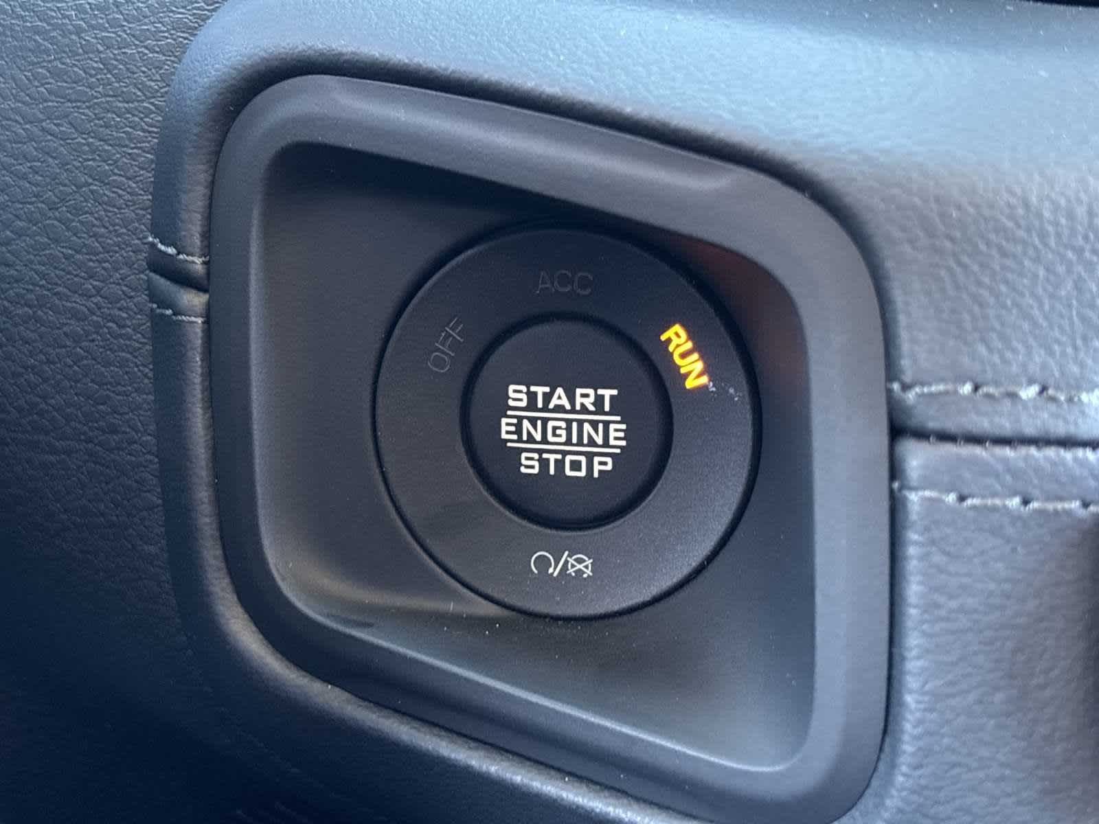 Thumbnail: 2025 Jeep Gladiator - 29