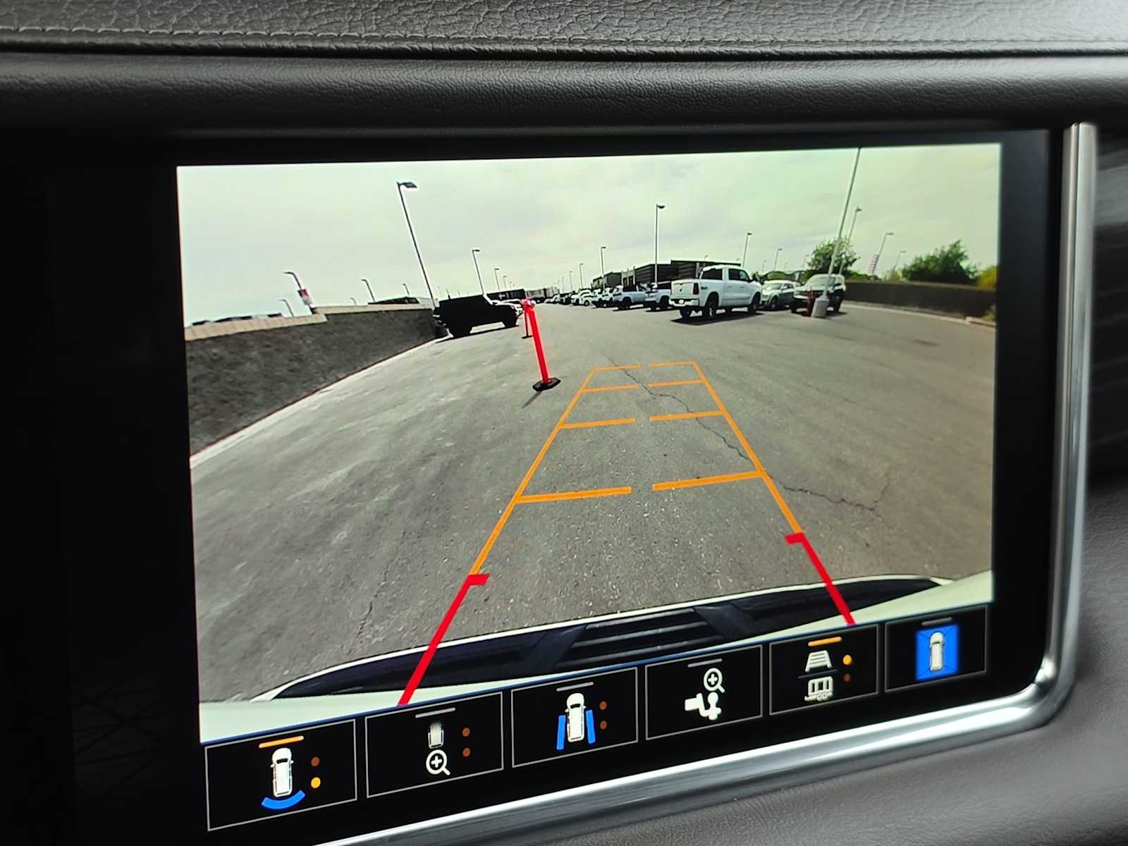 Thumbnail: 2022 GMC Yukon - 26