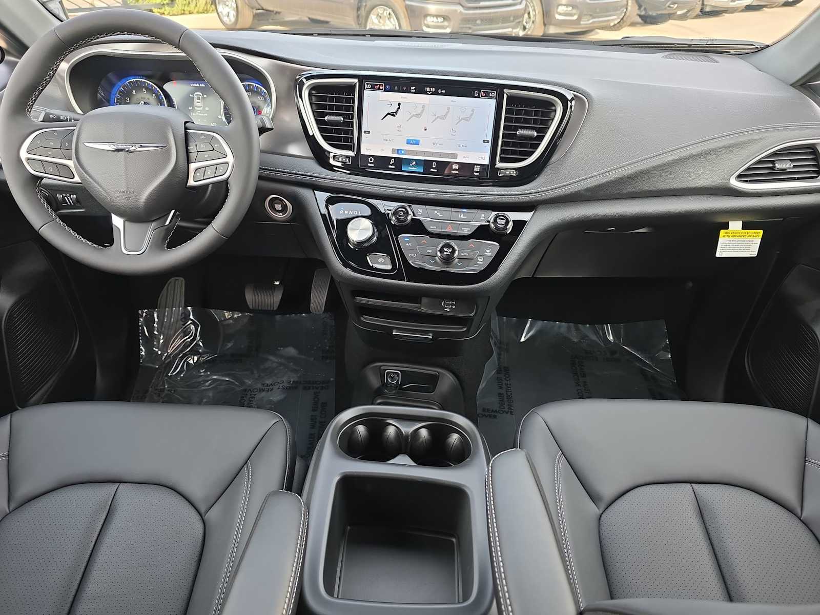 Thumbnail: 2026 Chrysler Pacifica - 14