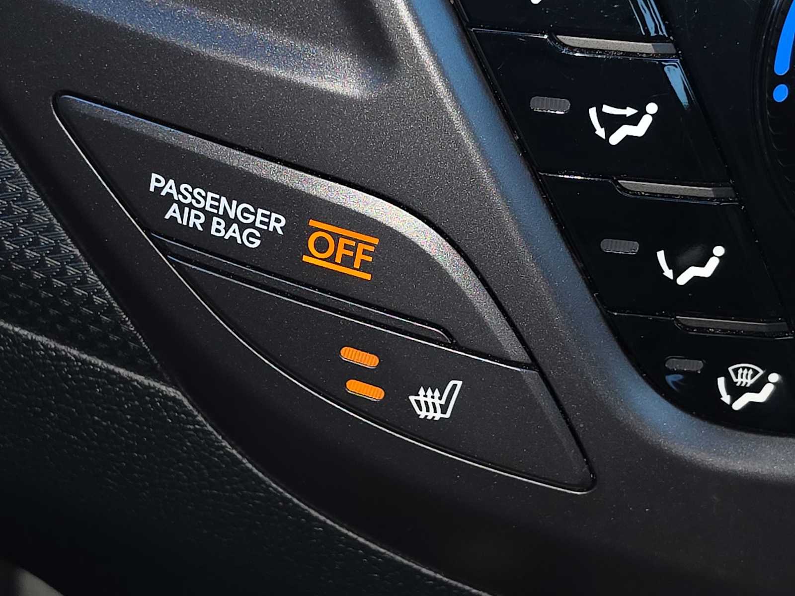 Thumbnail: 2017 Hyundai Veloster - 29