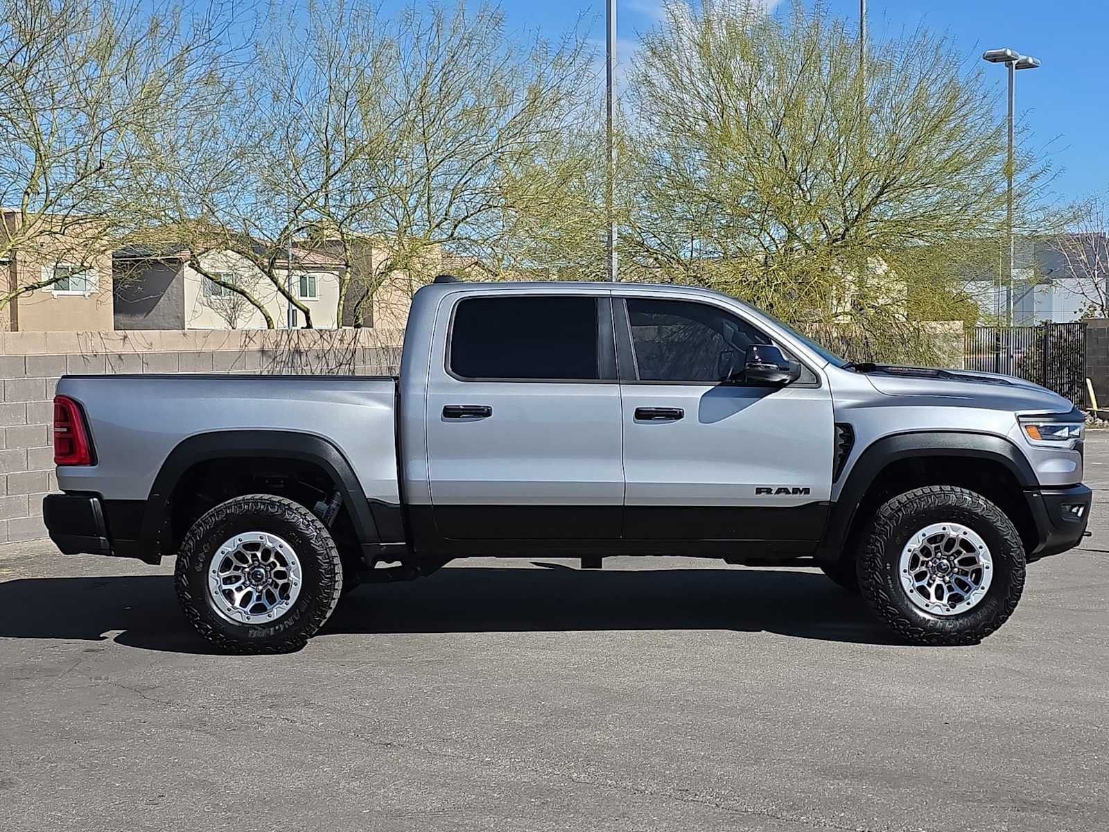 Thumbnail: 2025 RAM 1500 - 10