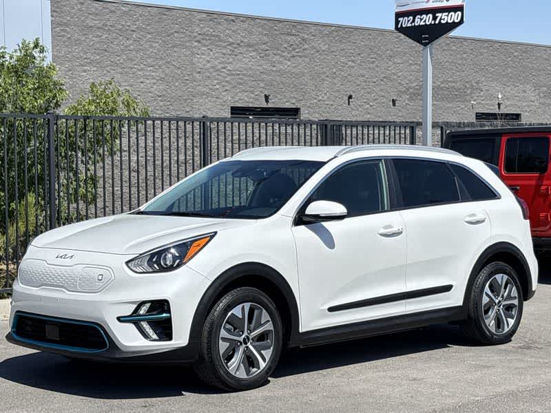 Thumbnail: 2022 Kia Niro - 4