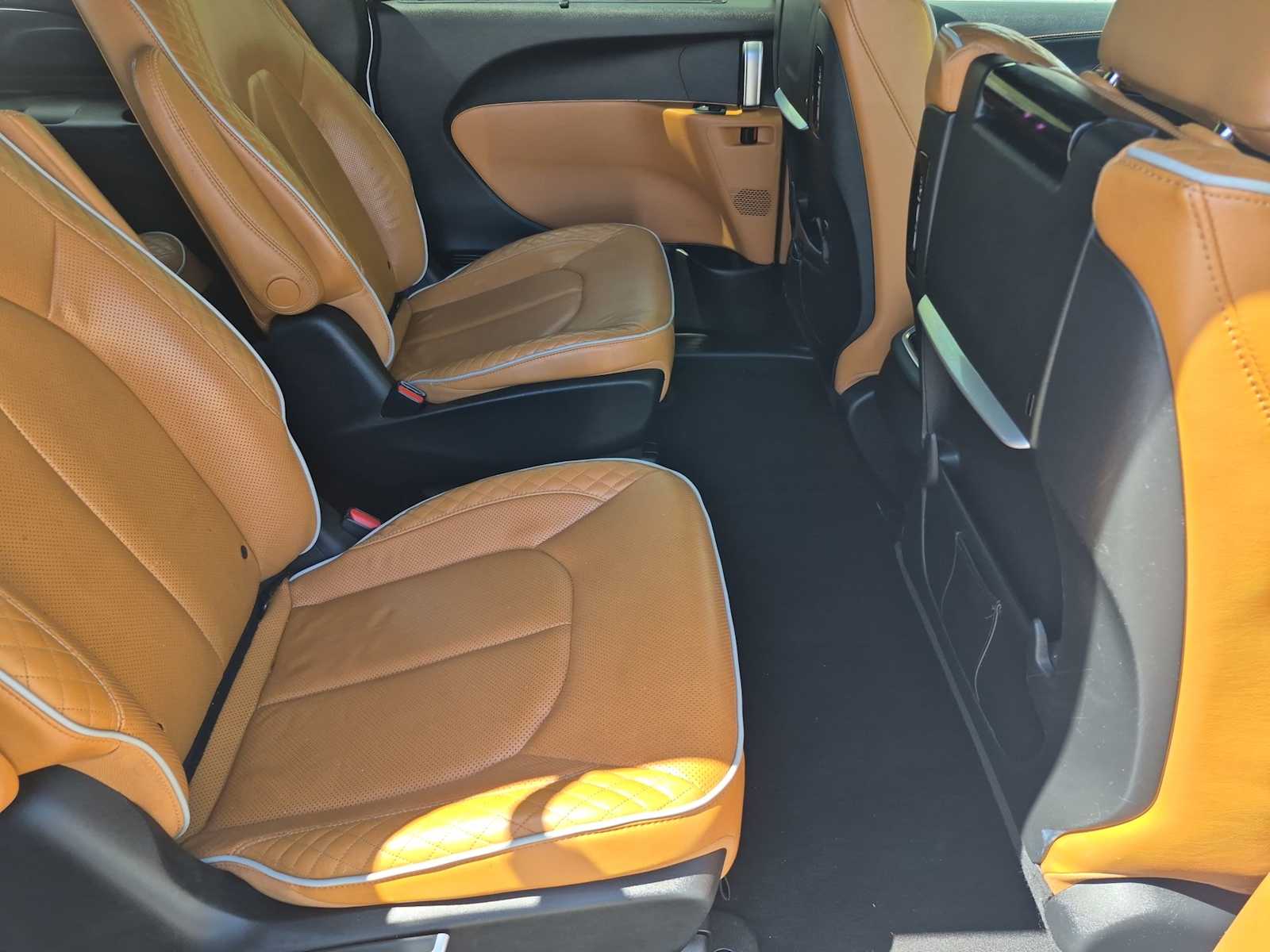 Thumbnail: 2021 Chrysler Pacifica - 17
