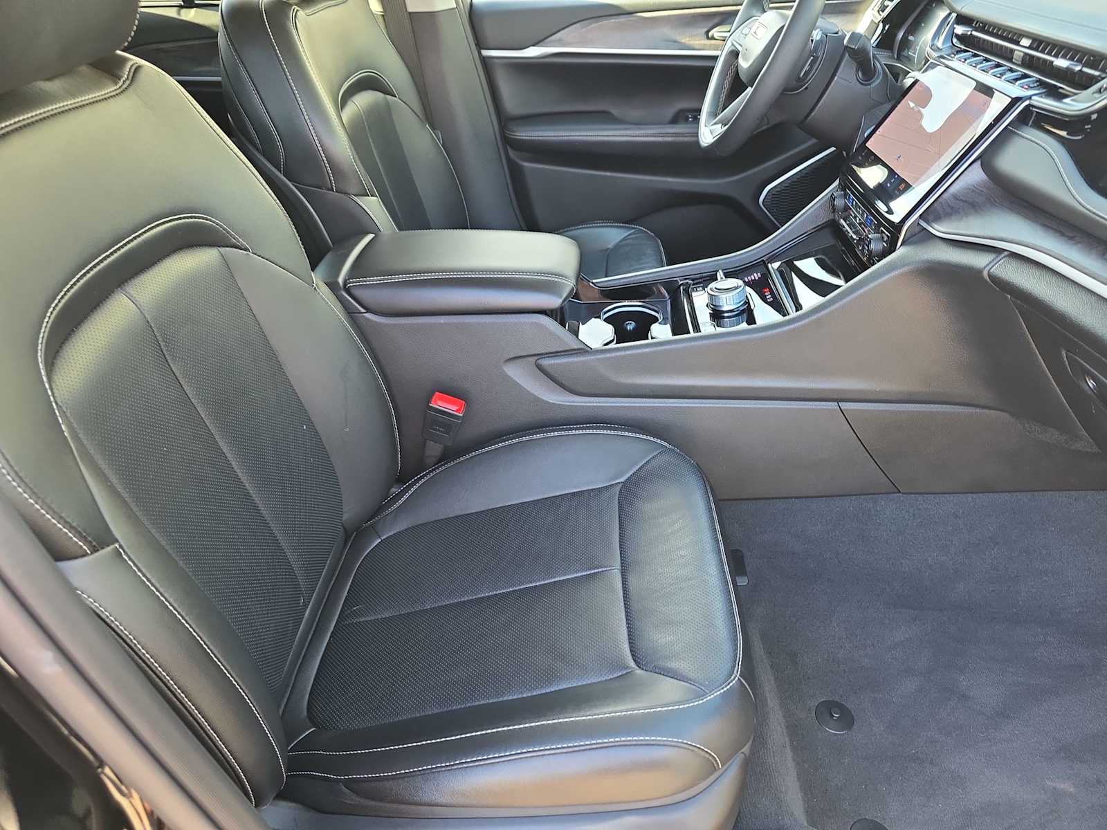 Thumbnail: 2022 Jeep Grand Cherokee - 18