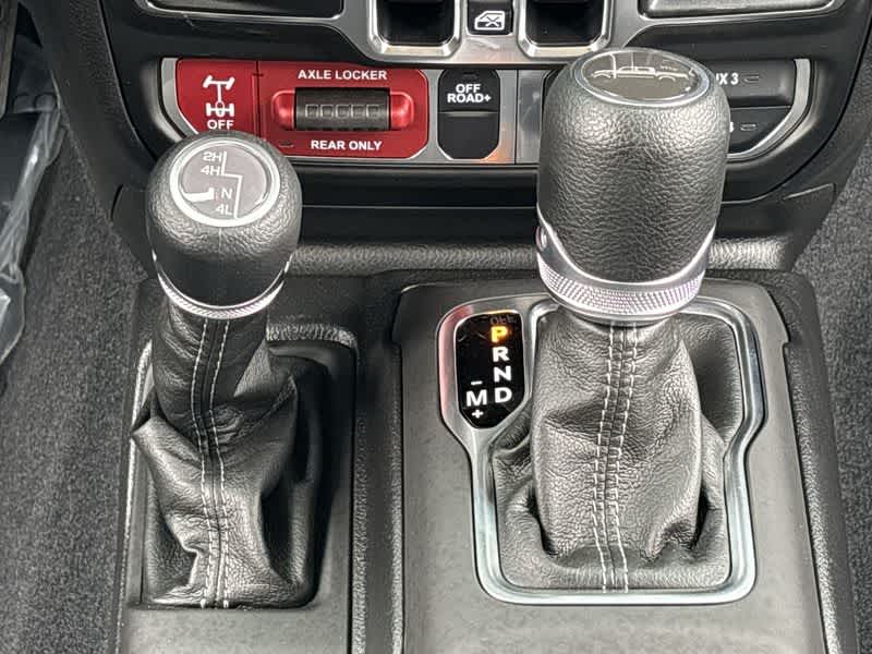 Thumbnail: 2025 Jeep Gladiator - 21