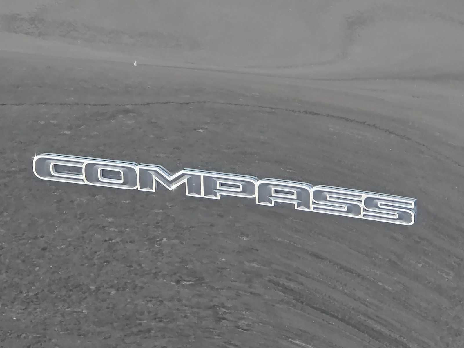 Thumbnail: 2022 Jeep Compass - 11