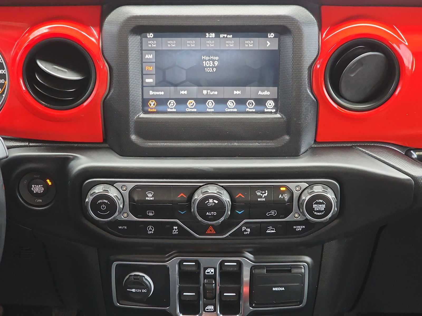 Thumbnail: 2021 Jeep Gladiator - 19