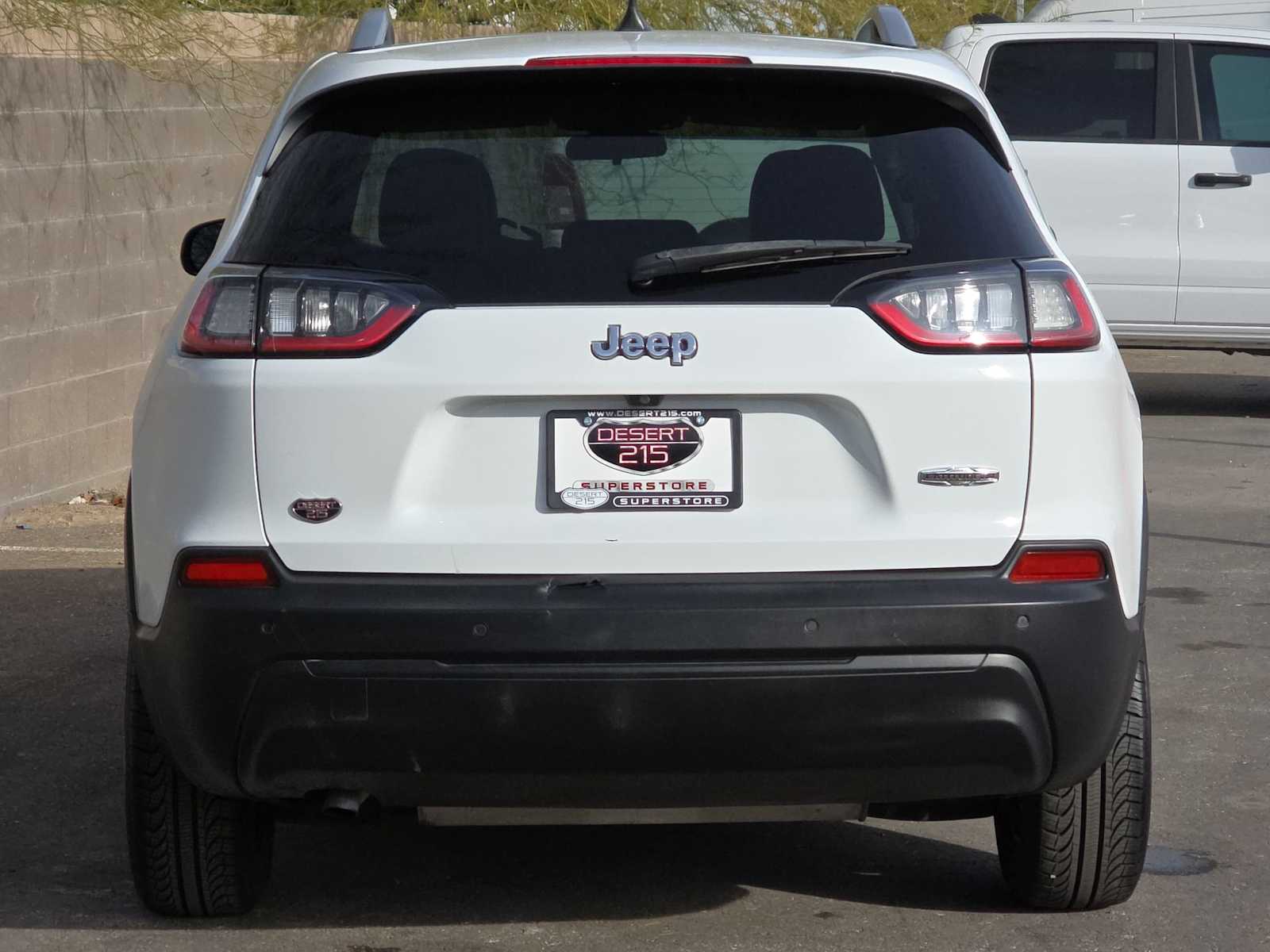 Thumbnail: 2019 Jeep Cherokee - 8