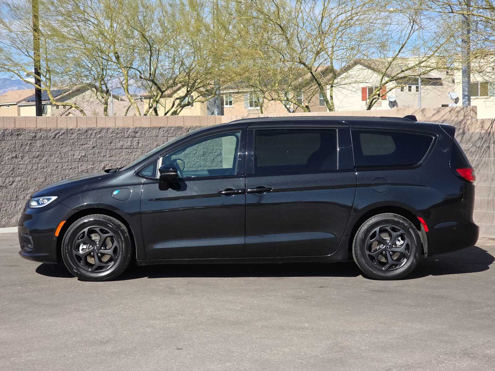 Thumbnail: 2024 Chrysler Pacifica - 6