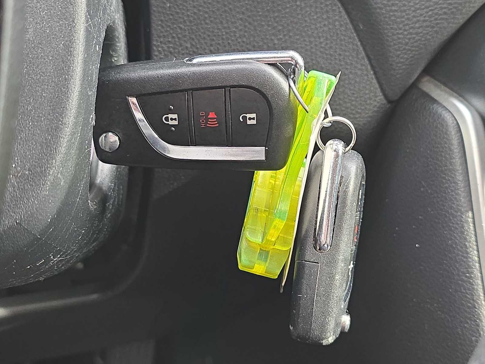 Thumbnail: 2021 Toyota RAV4 - 24