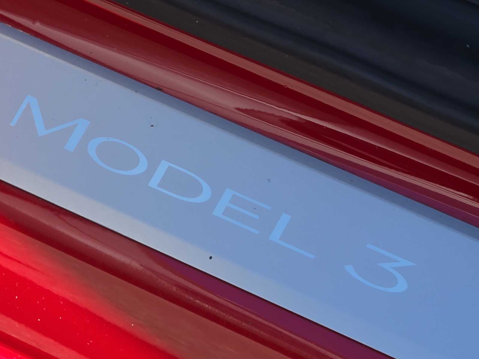 Thumbnail: 2018 Tesla Model 3 - 11