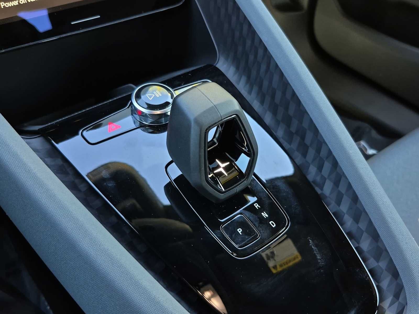 Thumbnail: 2022 Polestar 2 - 21