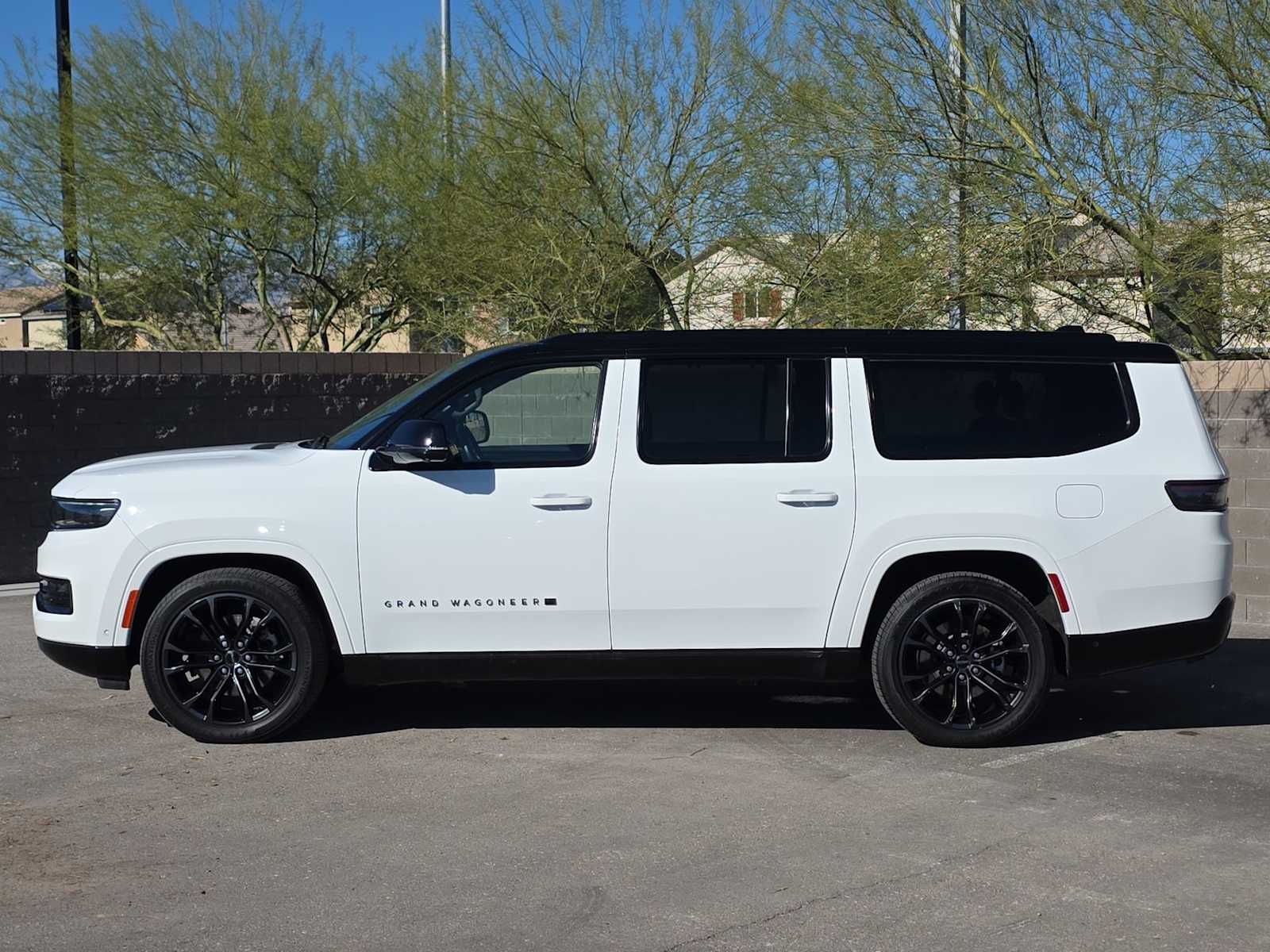 Thumbnail: 2024 Jeep Grand Wagoneer L - 6