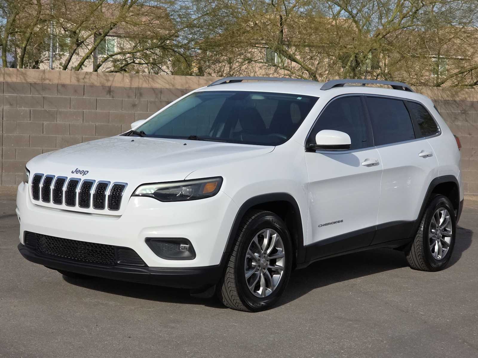 Thumbnail: 2019 Jeep Cherokee - 5