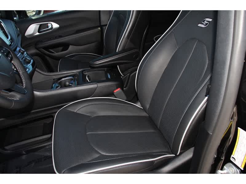 2025 Chrysler Pacifica Hybrid S Appearance 15