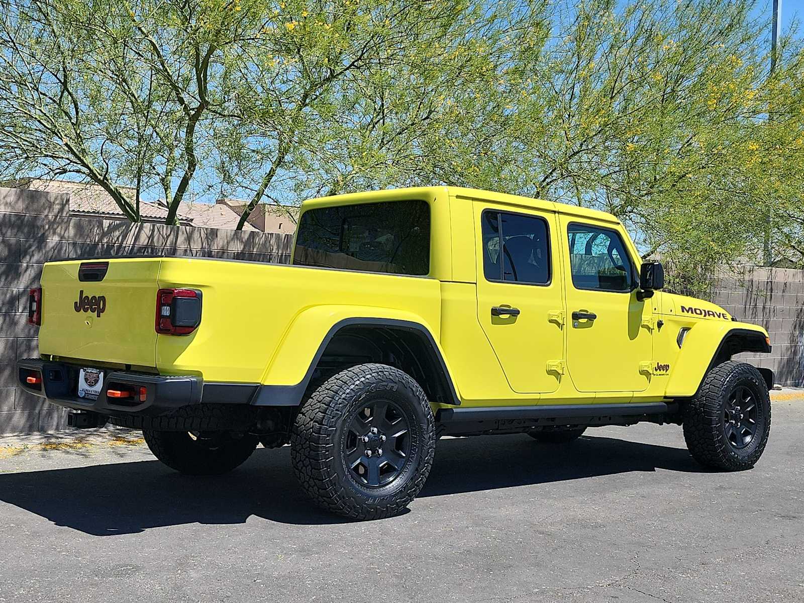 Thumbnail: 2023 Jeep Gladiator - 9