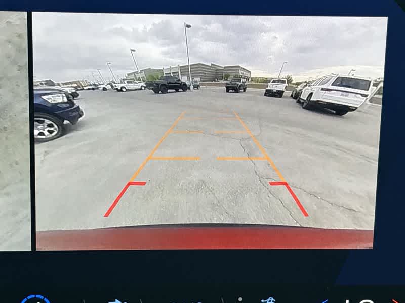 Thumbnail: 2024 Chevrolet Traverse - 26