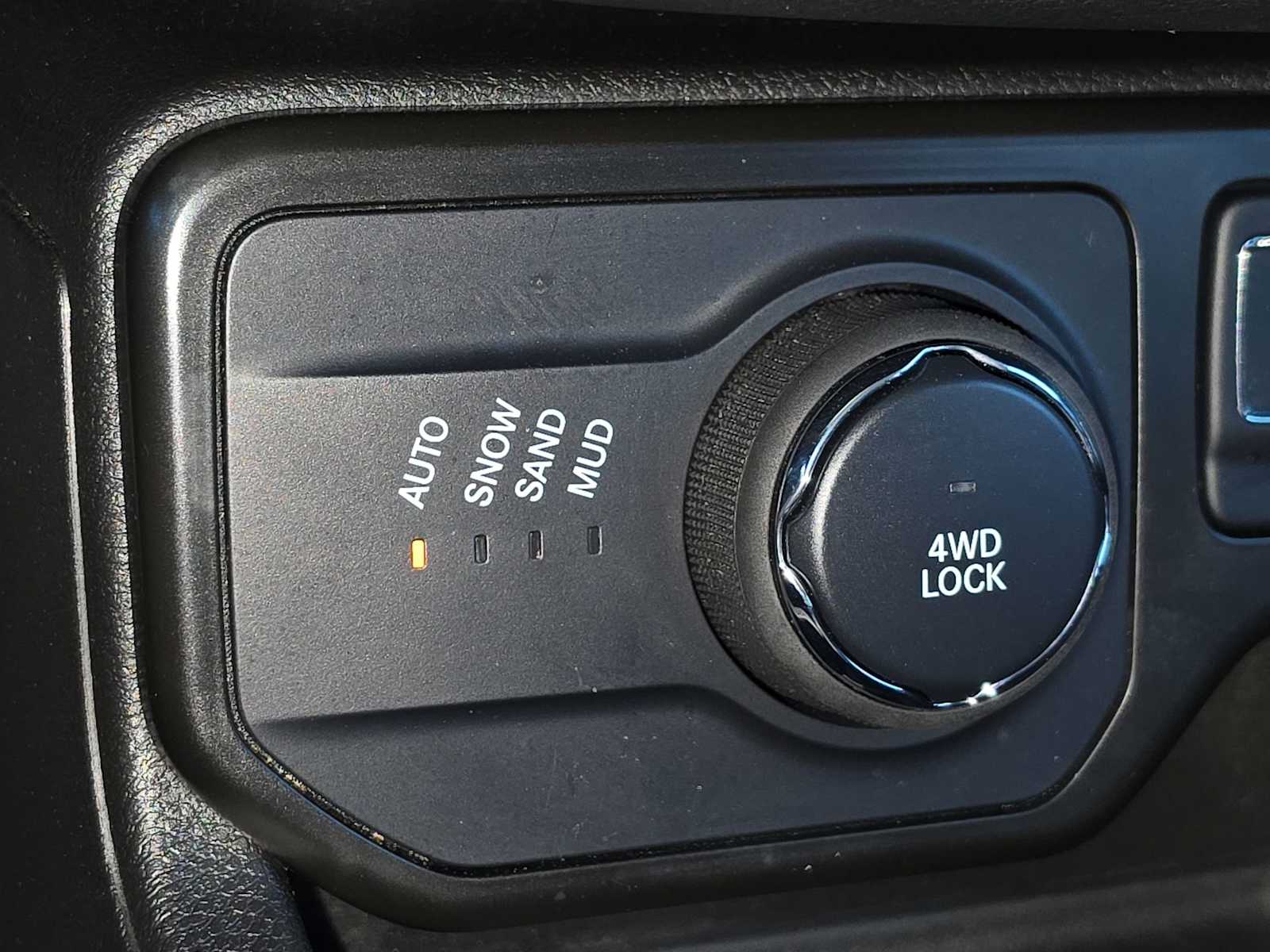 Thumbnail: 2023 Jeep Renegade - 27