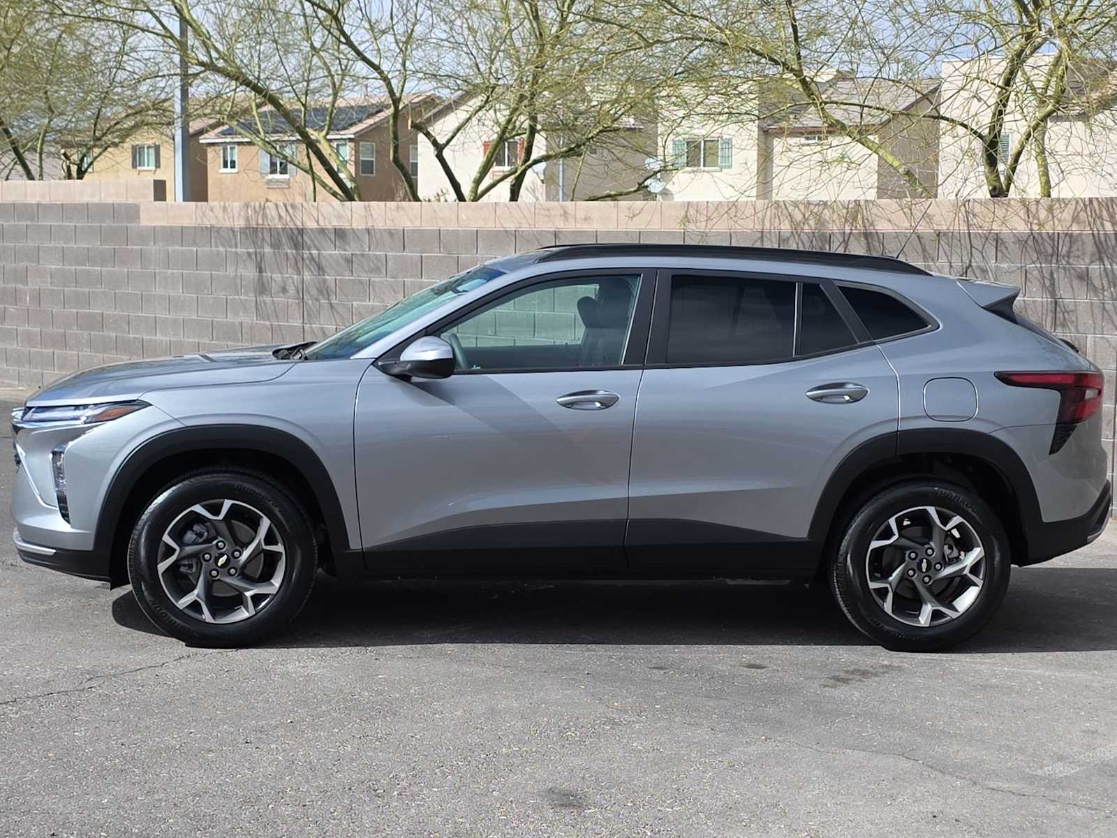 Thumbnail: 2025 Chevrolet Trax - 6