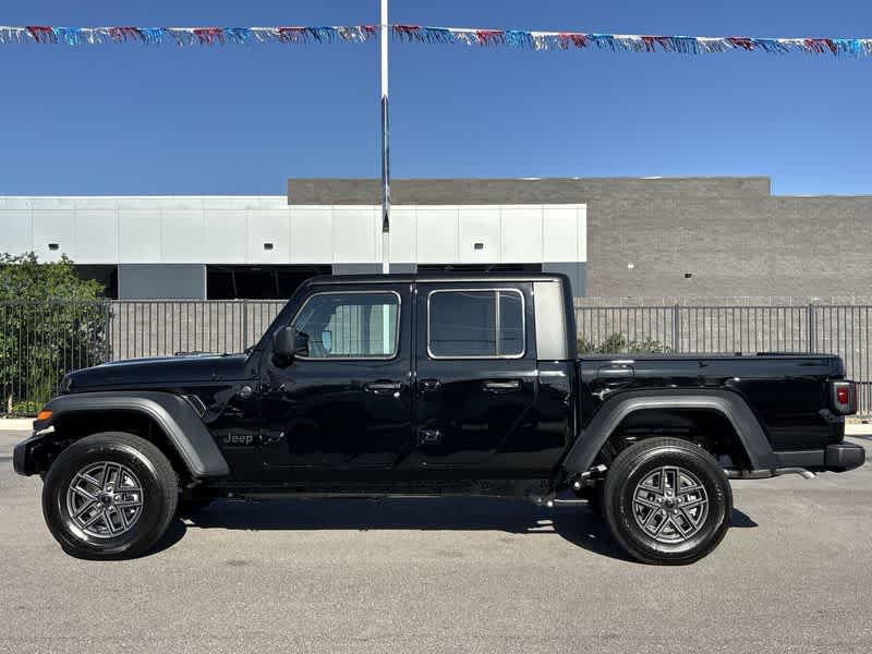 Thumbnail: 2025 Jeep Gladiator - 5