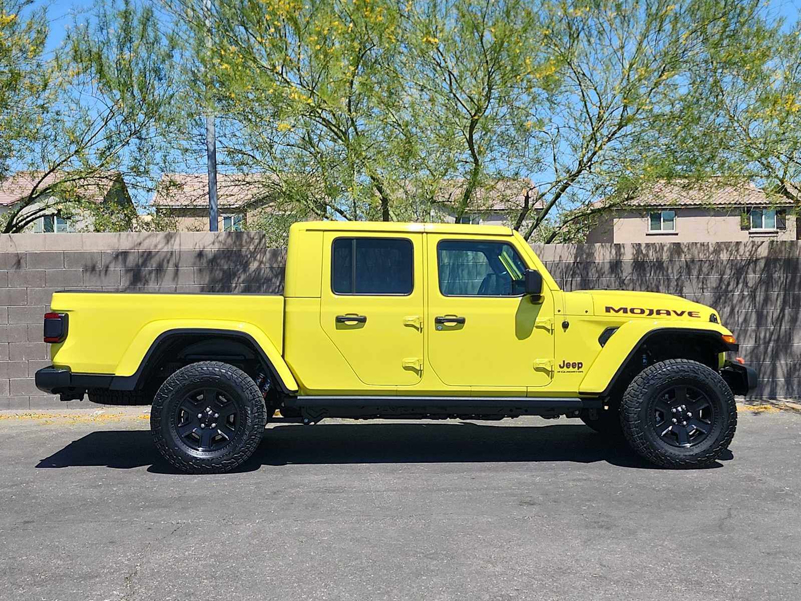 Thumbnail: 2023 Jeep Gladiator - 10