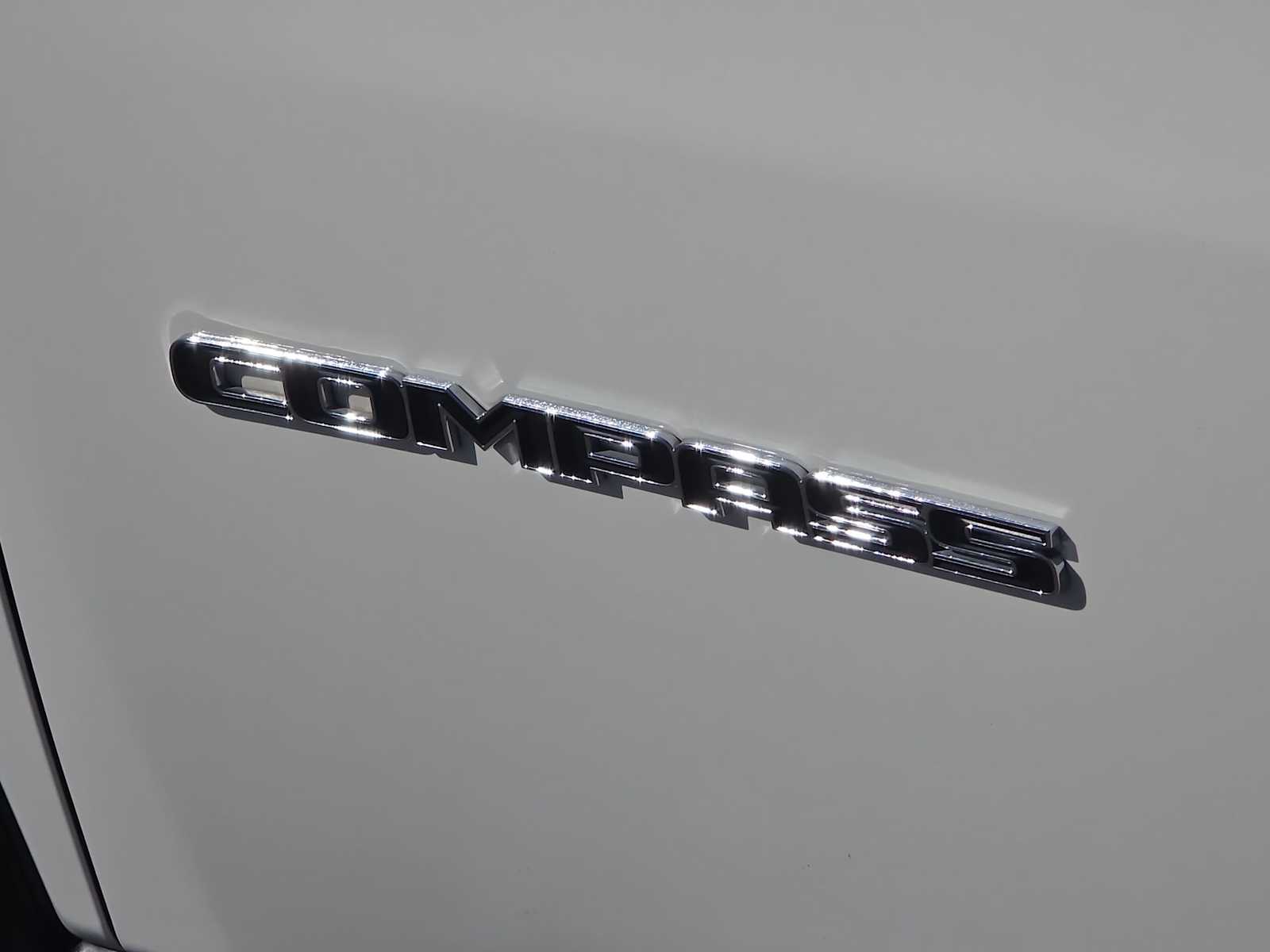 Thumbnail: 2019 Jeep Compass - 11