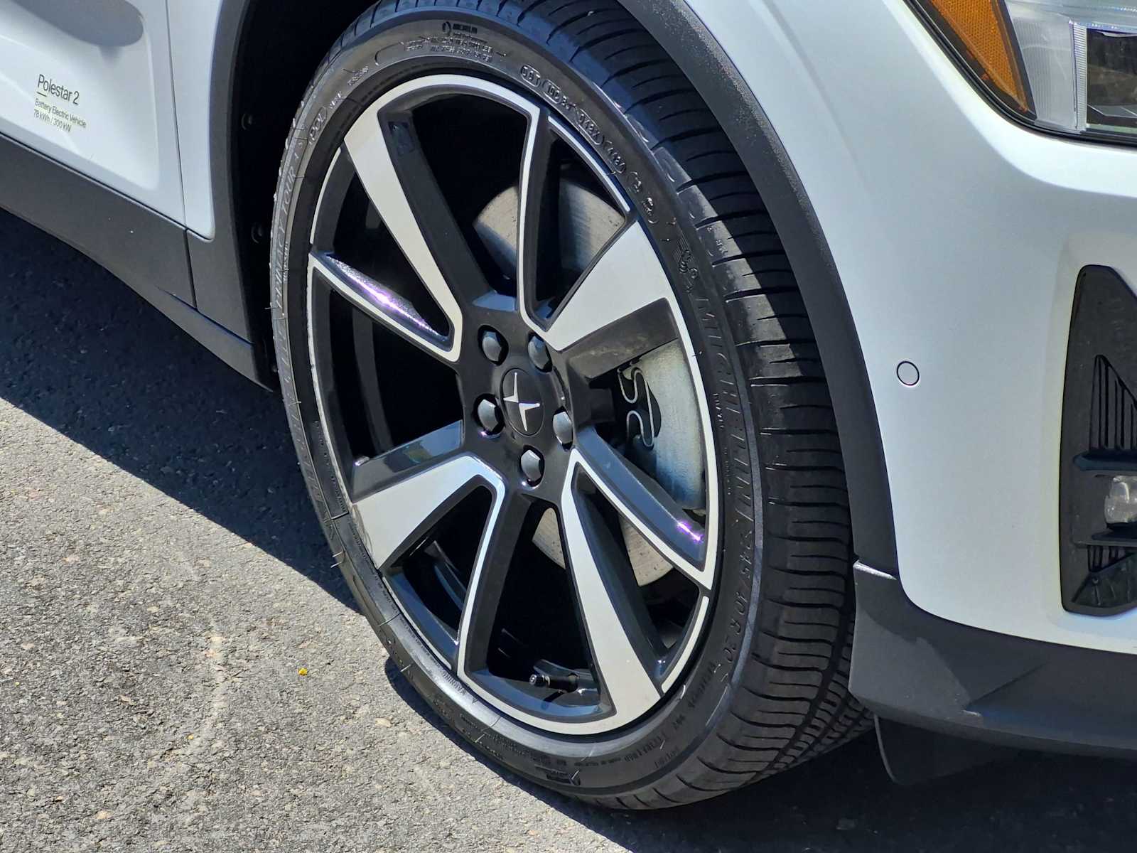 Thumbnail: 2021 Polestar 2 - 12