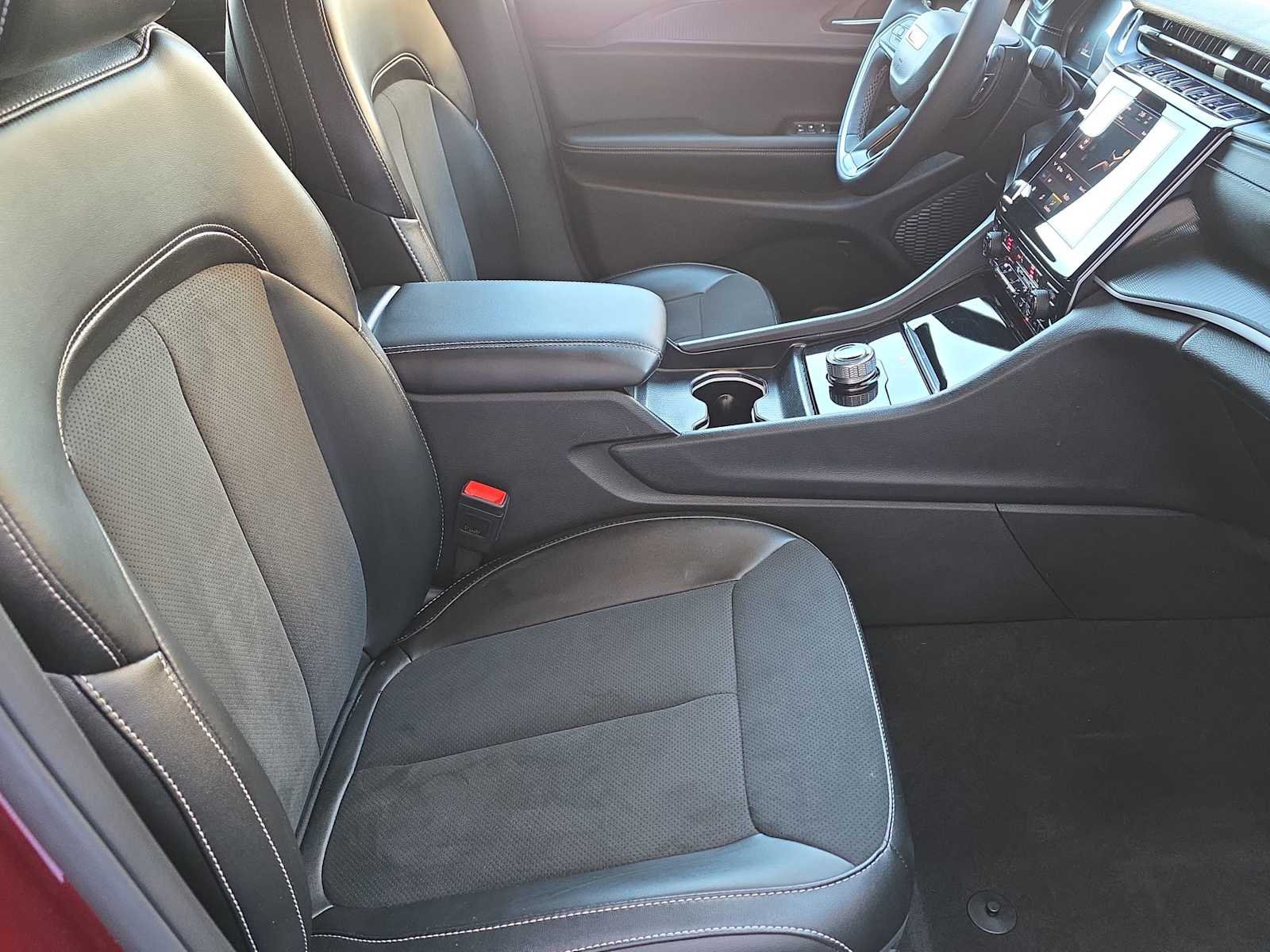 Thumbnail: 2024 Jeep Grand Cherokee L - 18