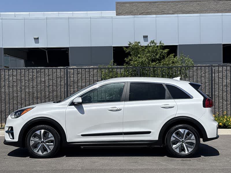 Thumbnail: 2022 Kia Niro - 5