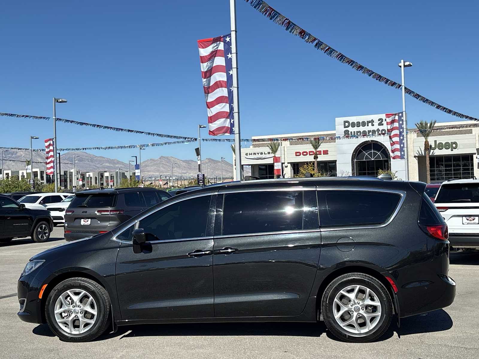 Thumbnail: 2019 Chrysler Pacifica - 6