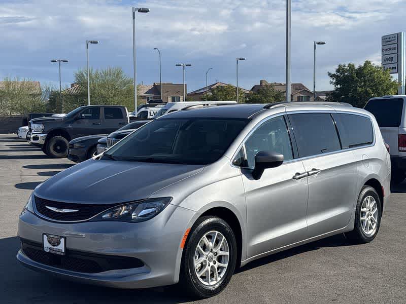 Thumbnail: 2021 Chrysler Voyager - 4