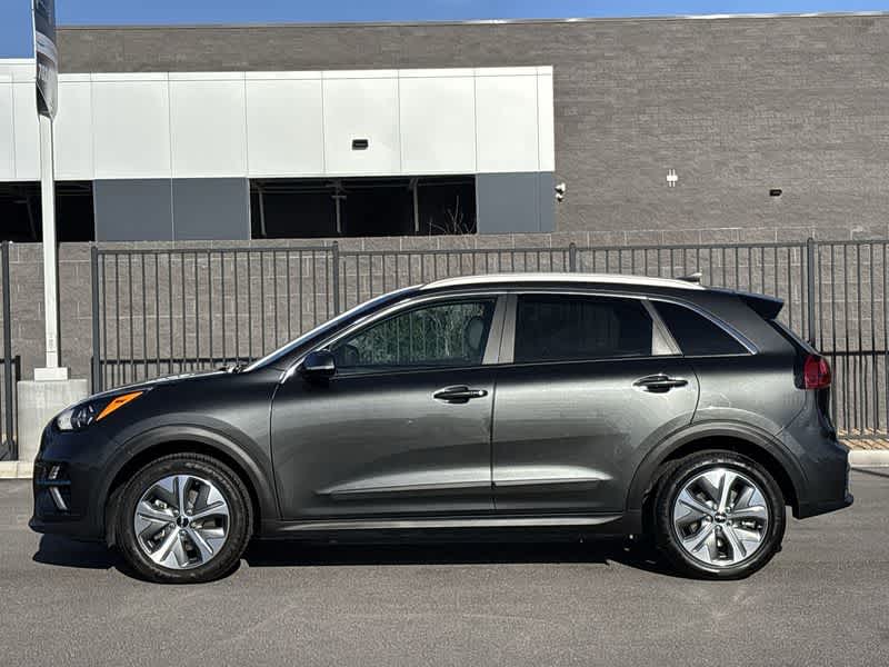 Thumbnail: 2022 Kia Niro - 5