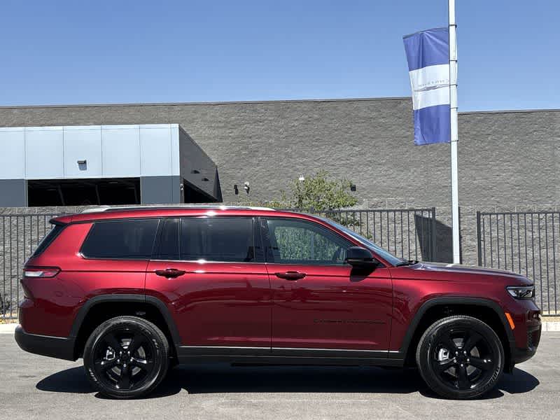 Thumbnail: 2025 Jeep Grand Cherokee L - 9