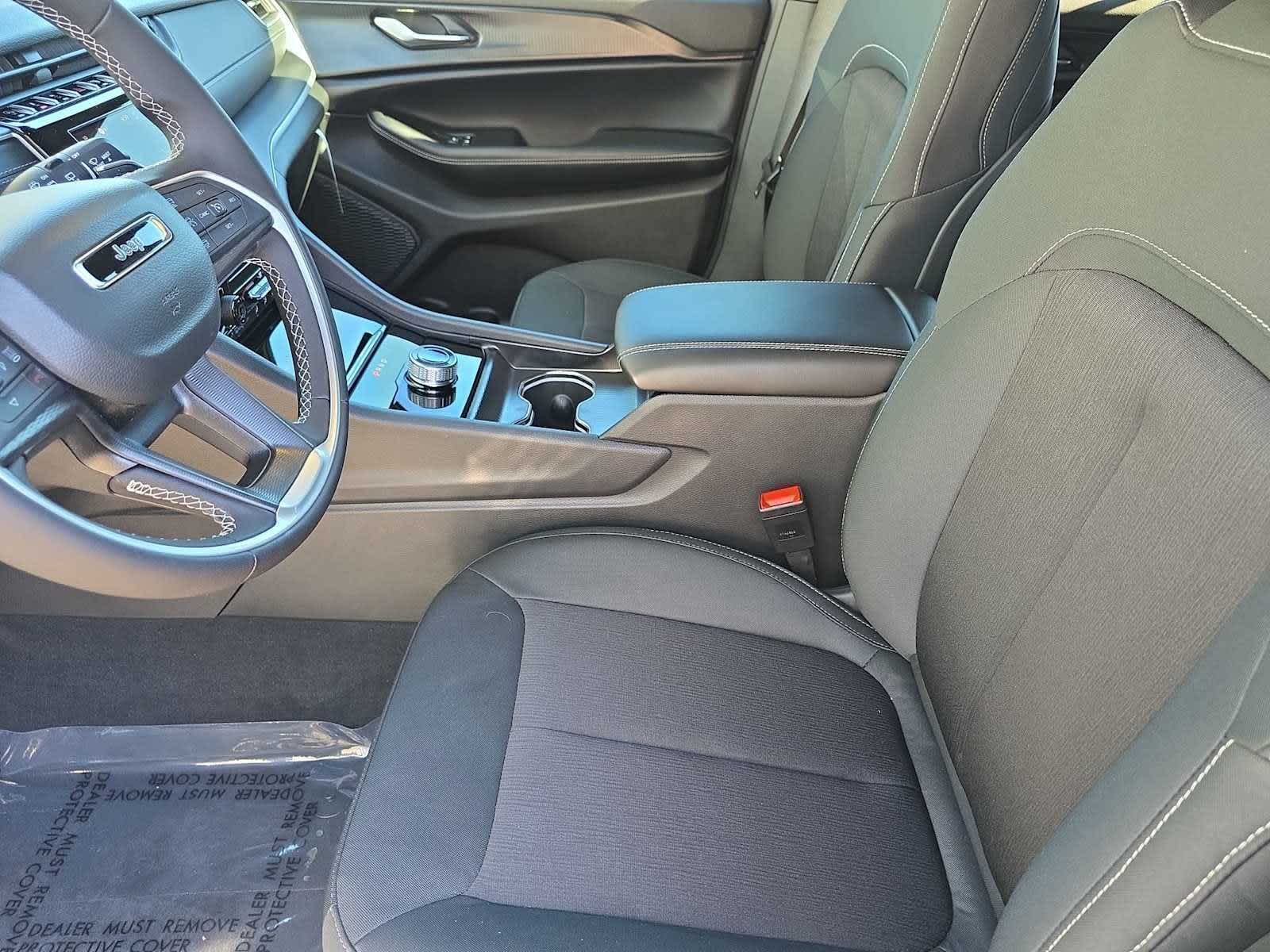 Thumbnail: 2025 Jeep Grand Cherokee - 14