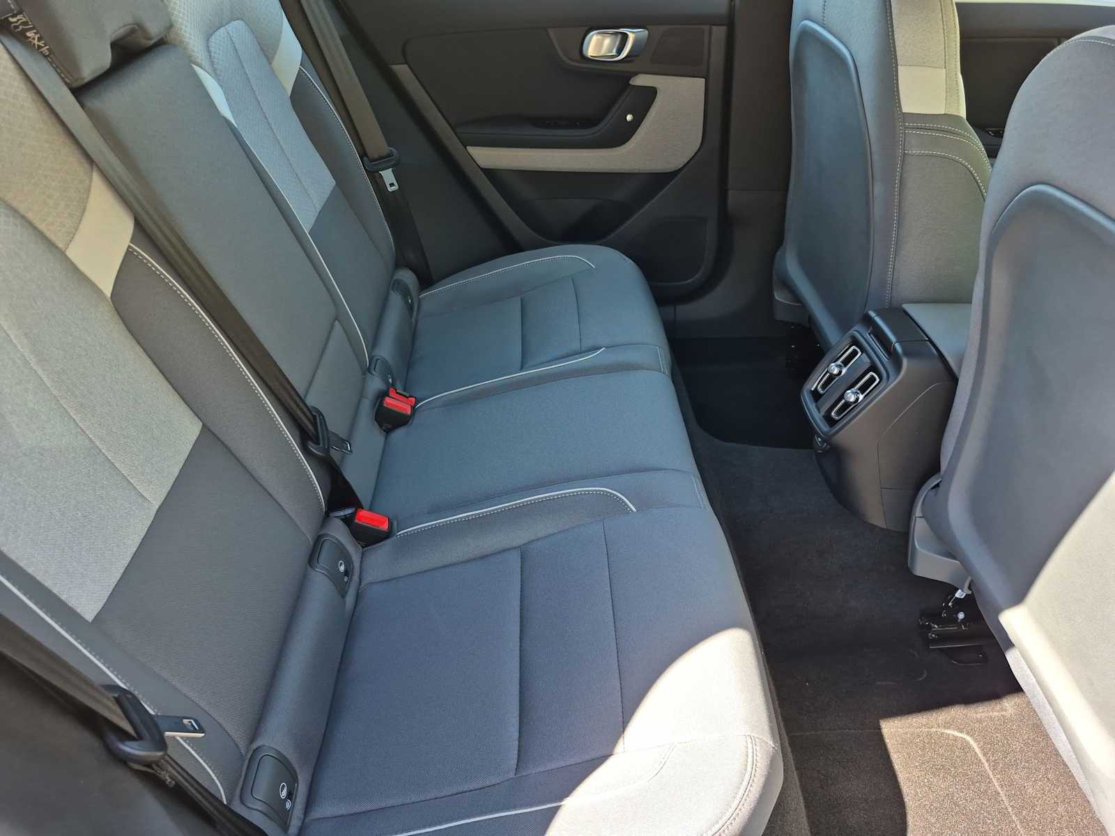 Thumbnail: 2022 Polestar 2 - 17