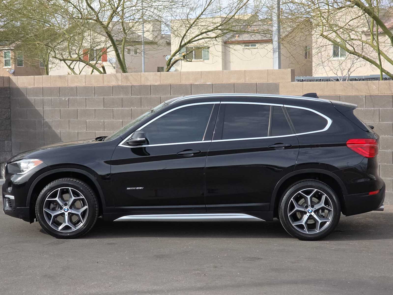 Thumbnail: 2018 BMW X1 - 6