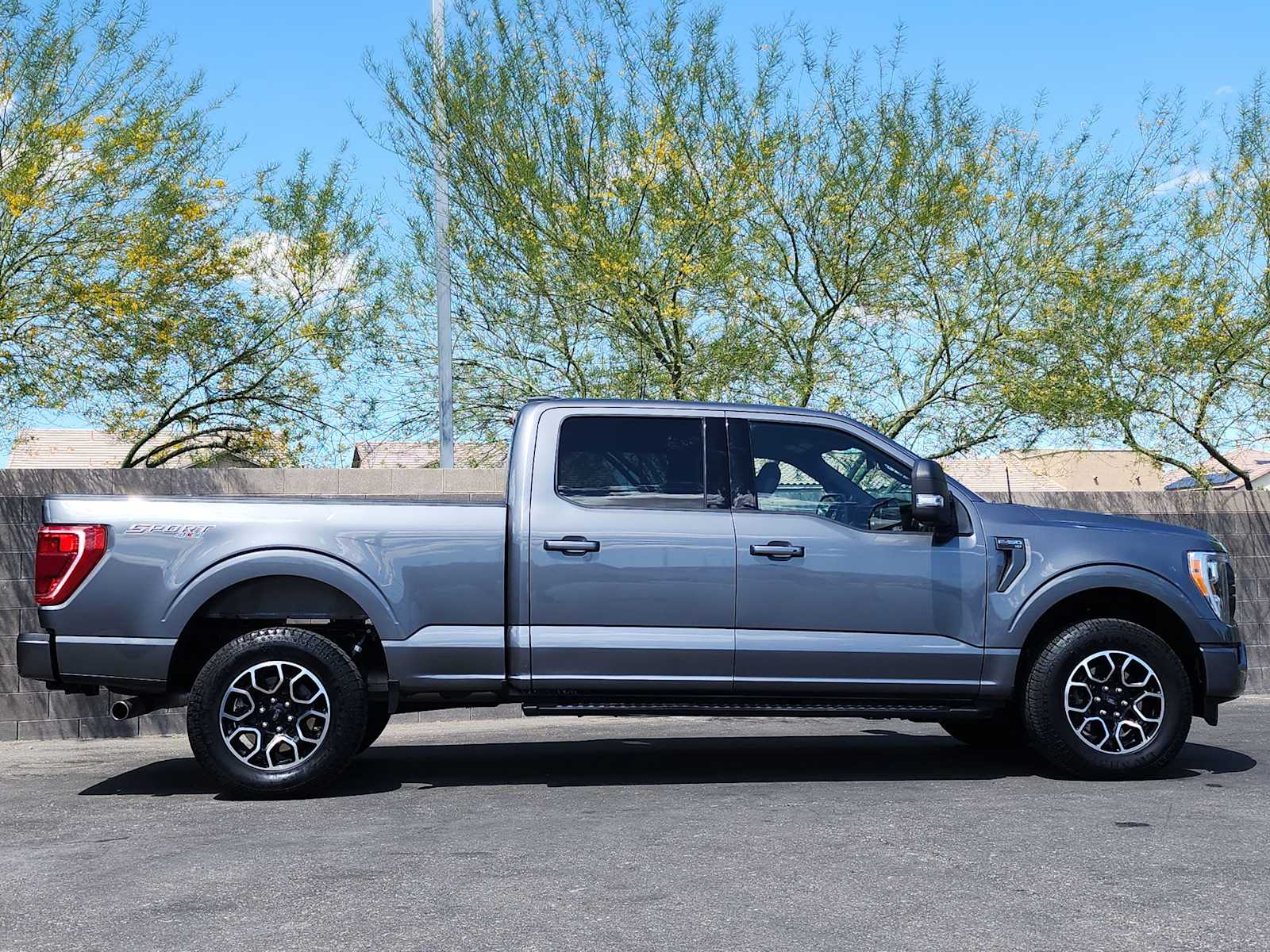 Thumbnail: 2022 Ford F-150 - 10