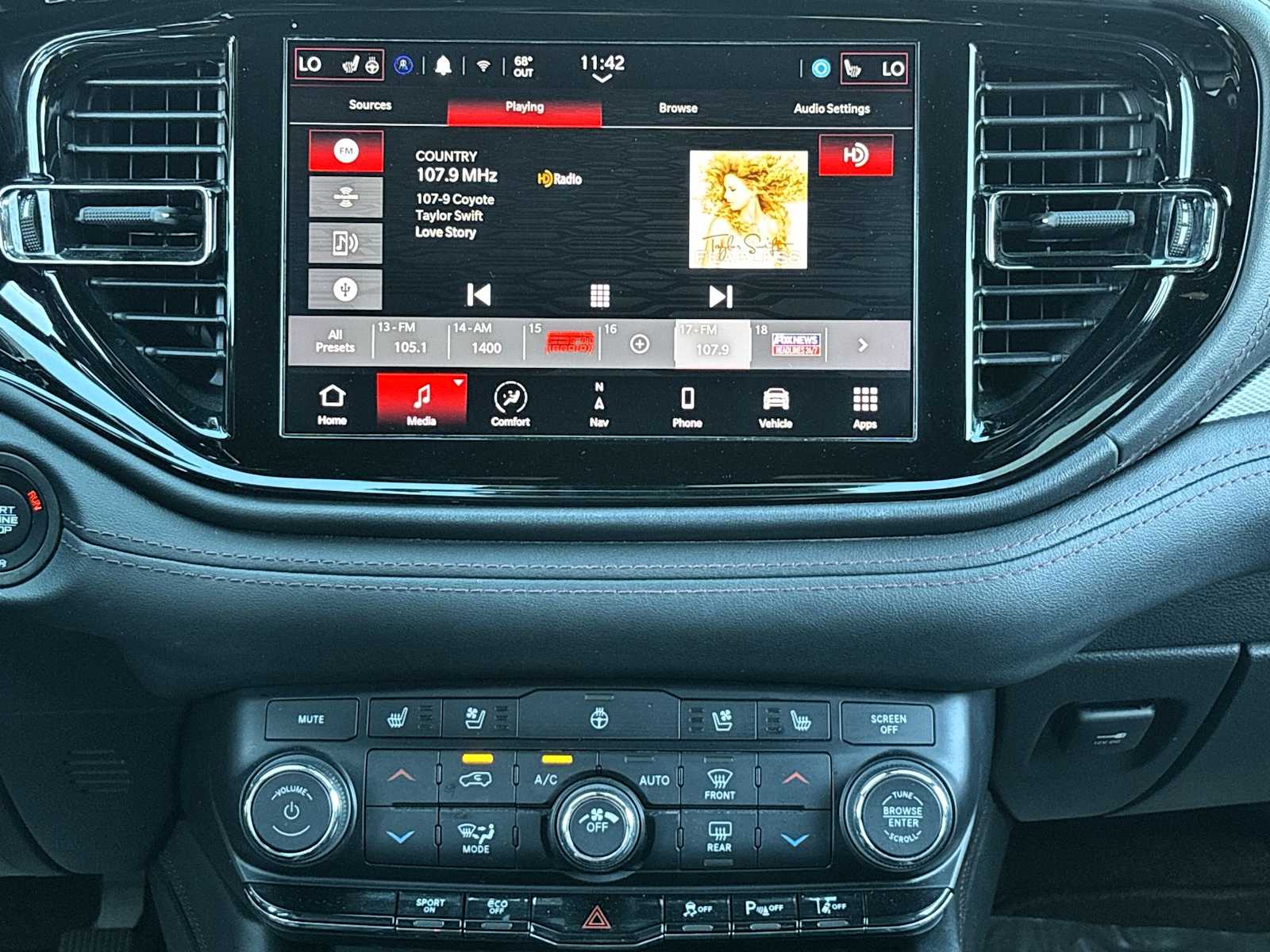 Thumbnail: 2022 Dodge Durango - 18