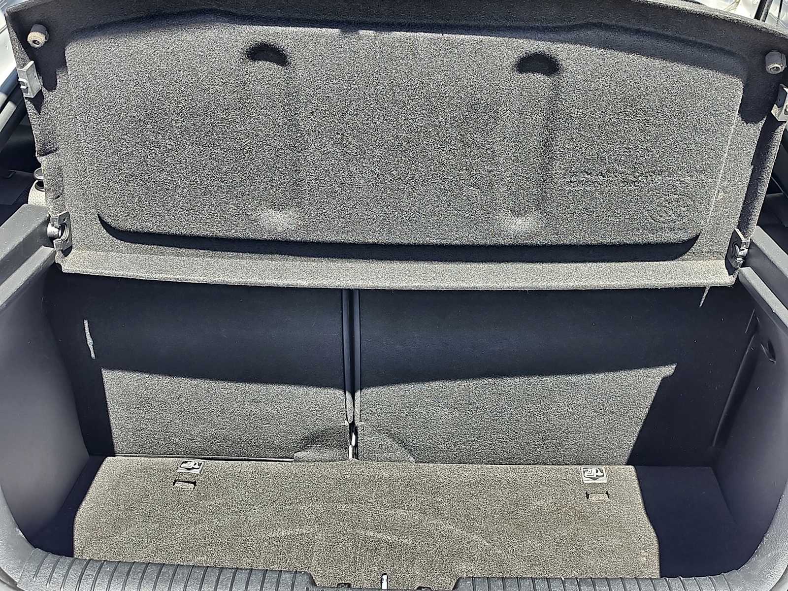 Thumbnail: 2017 Hyundai Veloster - 23